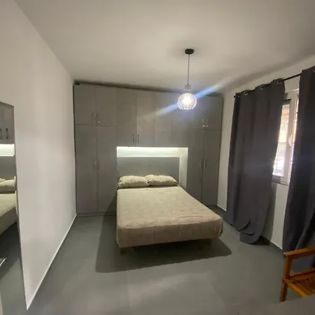 The Cozy Nest - Minimal & Lejlighed Tirana